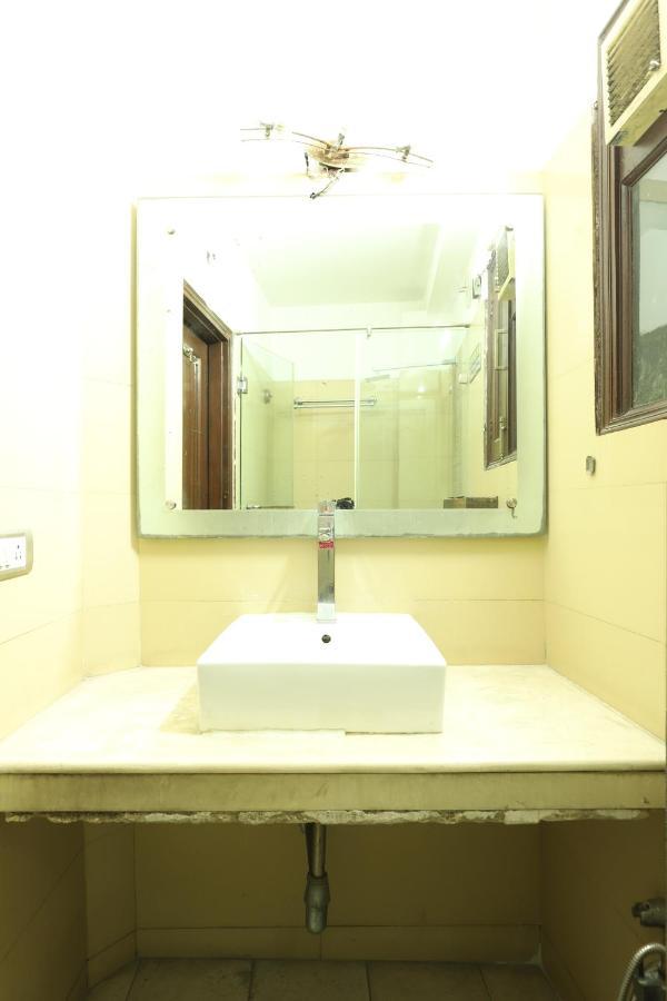 Hotel Livia Residency Yeni Delhi Dış mekan fotoğraf