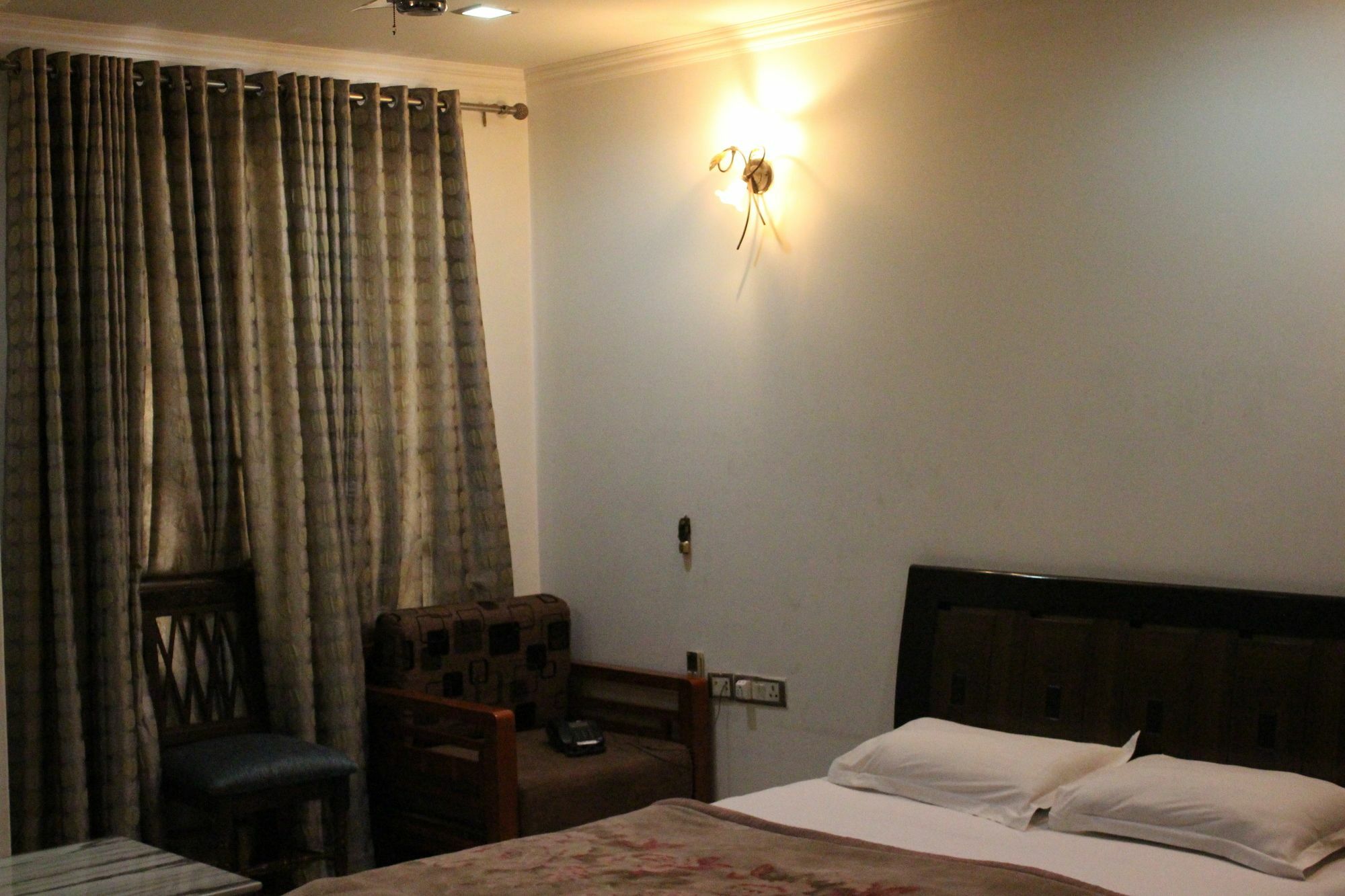 Hotel Livia Residency Yeni Delhi Dış mekan fotoğraf